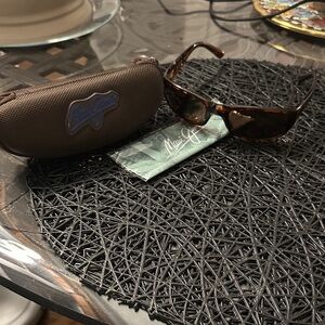 Maui Jim Brown Sunglasses with Case and cloth